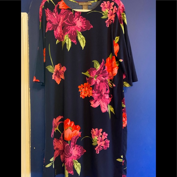 Dress - Picture 1 of 1